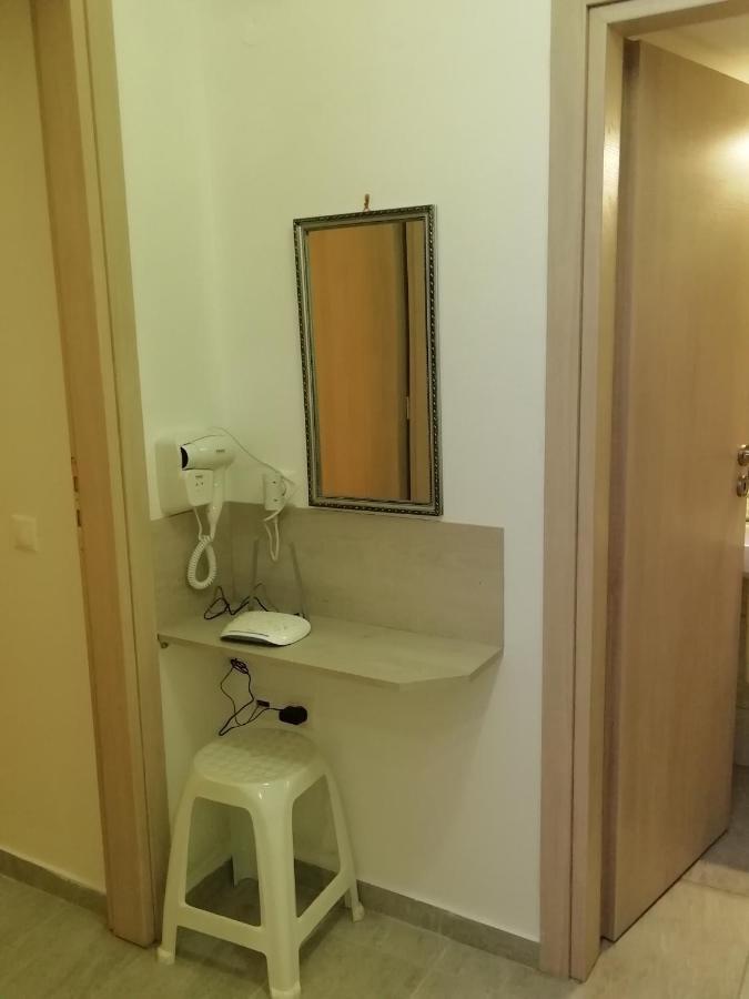 Cute Apartmnet In Thiseio Atene Esterno foto