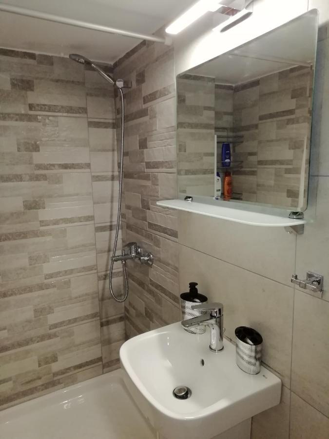 Cute Apartmnet In Thiseio Atene Esterno foto